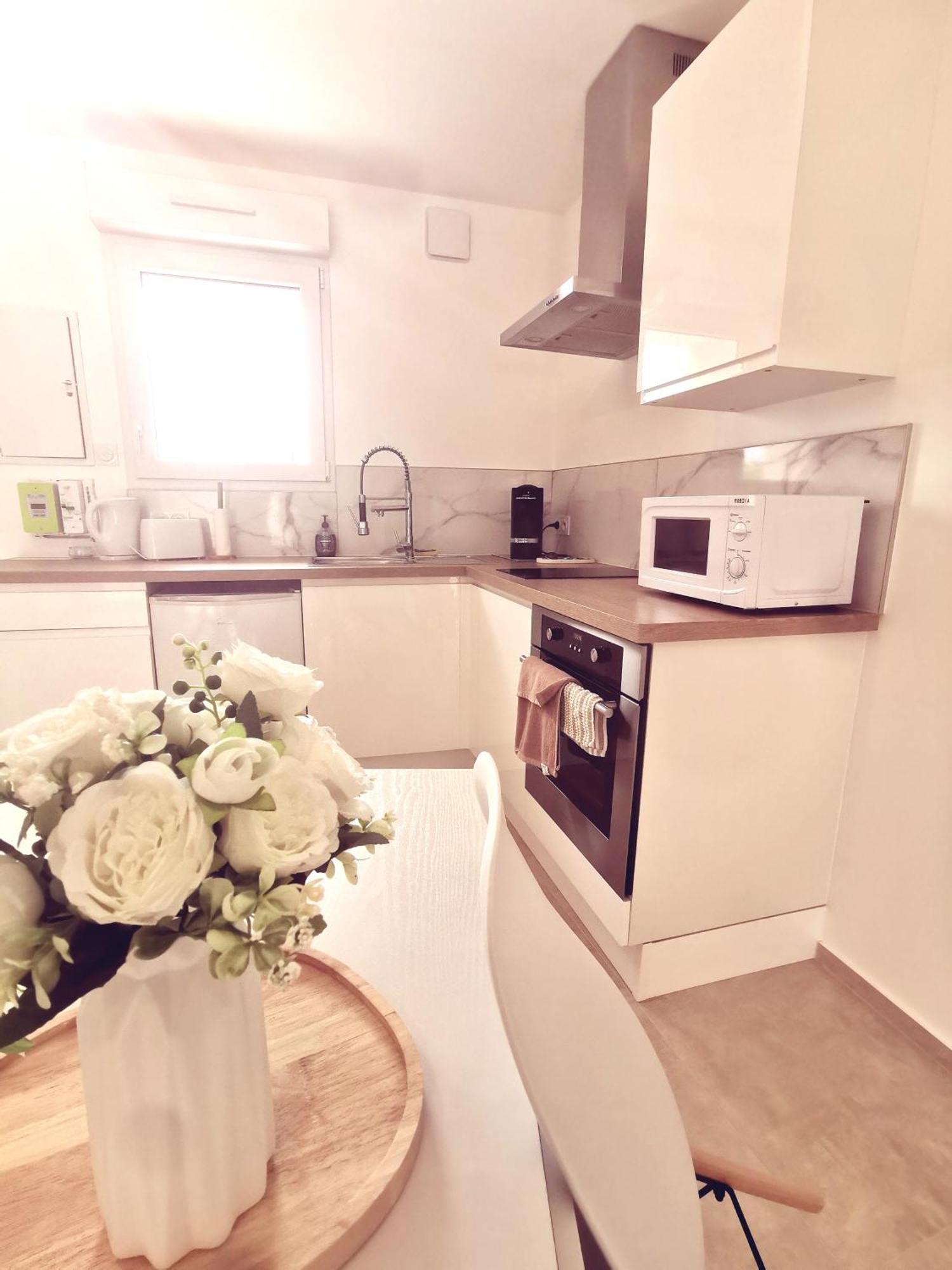 Ferienwohnung Magnifique Duplex Neuf Parking Et Terrasse Dole Exterior foto