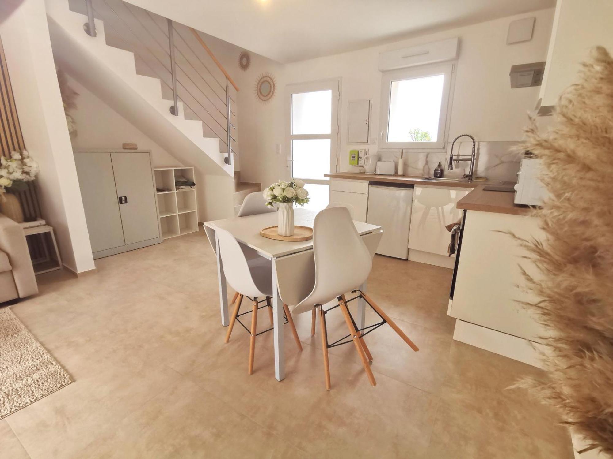 Ferienwohnung Magnifique Duplex Neuf Parking Et Terrasse Dole Exterior foto